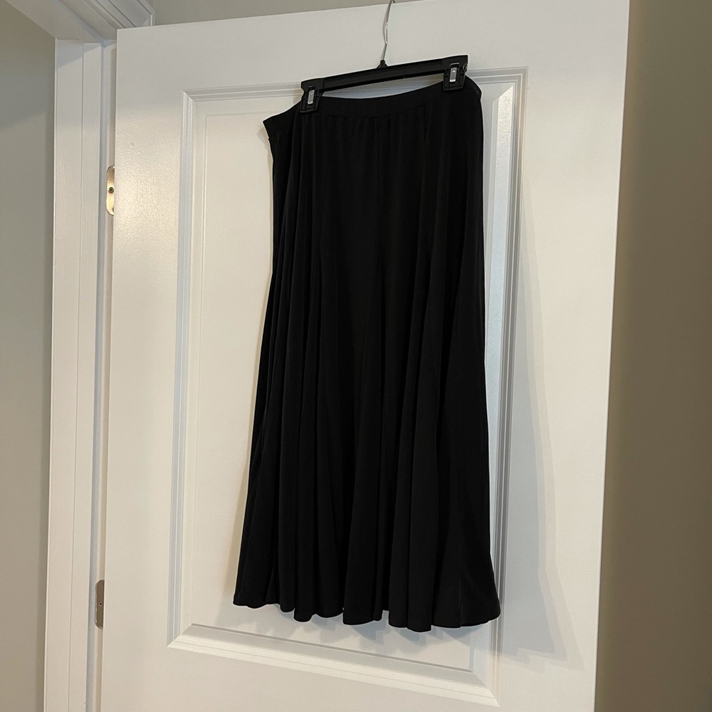 Fun flowing black skirt